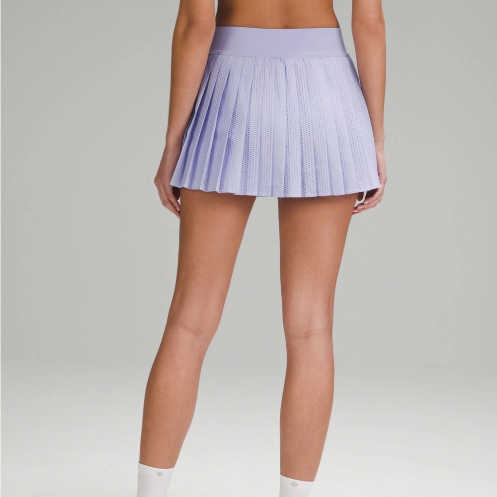 LIKE NEW Lululemon Pleated Open-Knit High-Rise Tennis Skirt - Resale Sz 8 - Picture 3 of 8